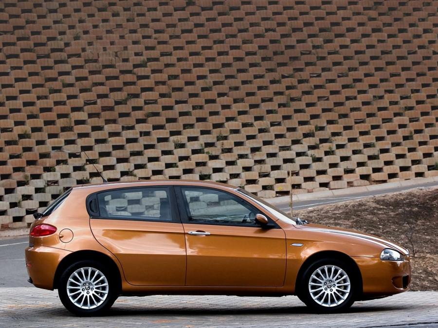  Alfa Romeo 147 5-Door (937B) 2005 года  (ZA) (фото 7 из 10)